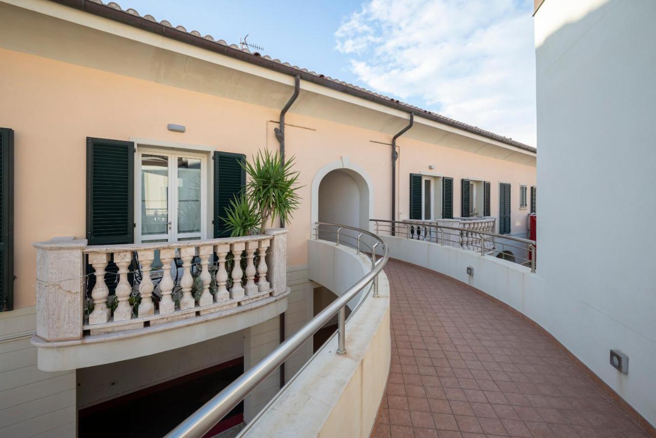 Sea View Apartment San Vincenzo Luaran gambar
